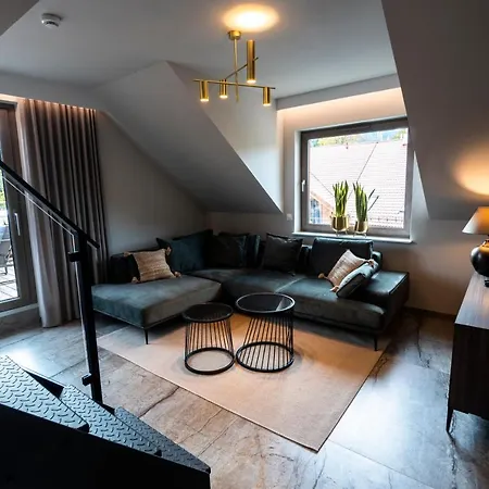 Szklarska View Luxury Jacuzzi Apartmán *